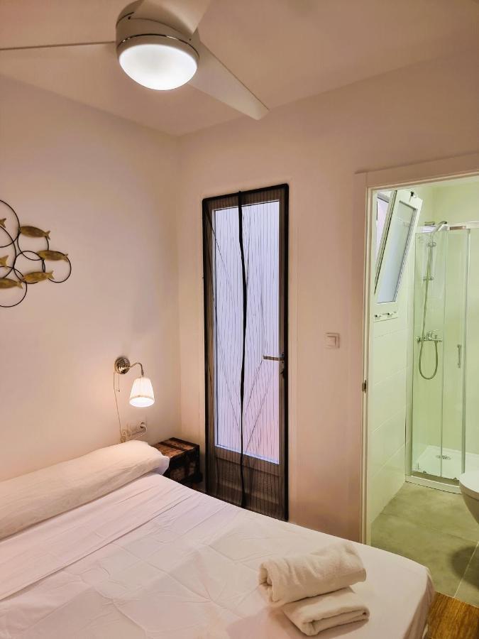 Claudia Tourist Apartment Аликанте Екстериор снимка