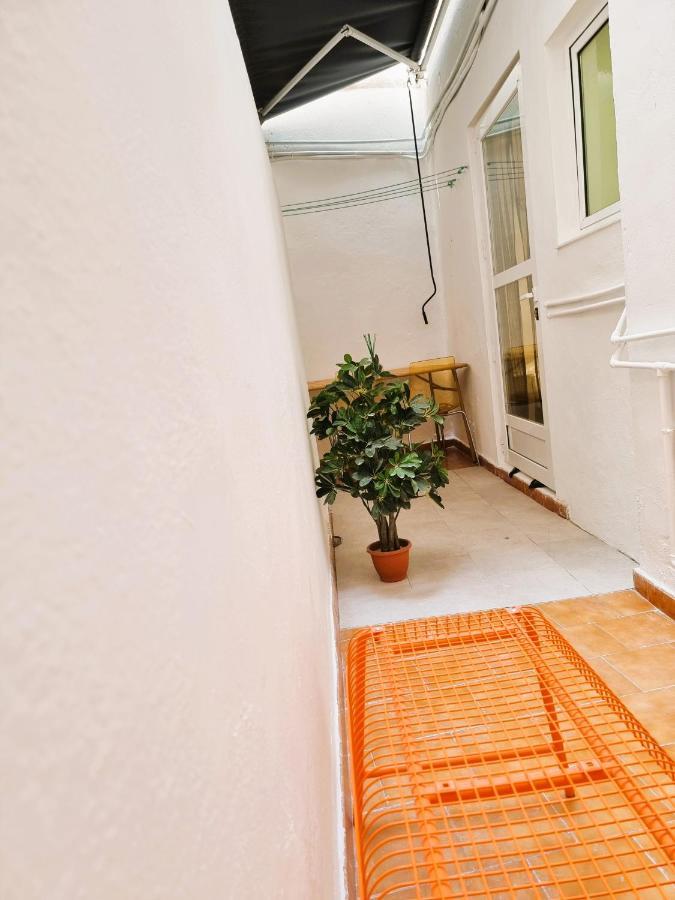 Claudia Tourist Apartment Аликанте Екстериор снимка