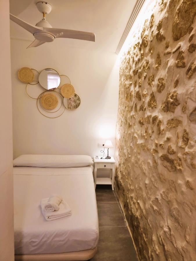 Claudia Tourist Apartment Аликанте Екстериор снимка